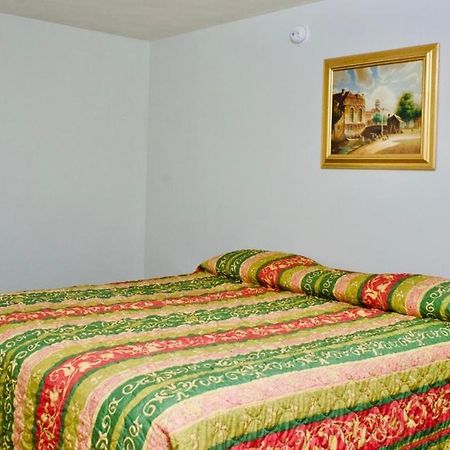 Red Carpet Motel By Ontario Extérieur photo