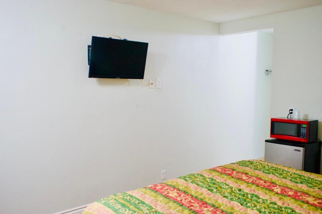 Red Carpet Motel By Ontario Extérieur photo
